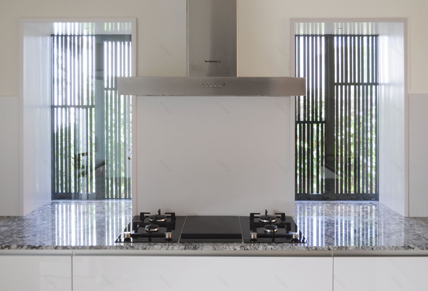 重塑 50 年代传统度假屋,连接室内外生活-9