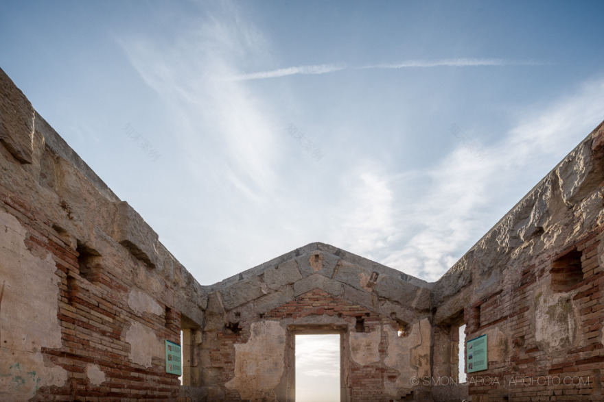 浪漫废墟变身观鸟台——'El Semáforo'别墅改造-31