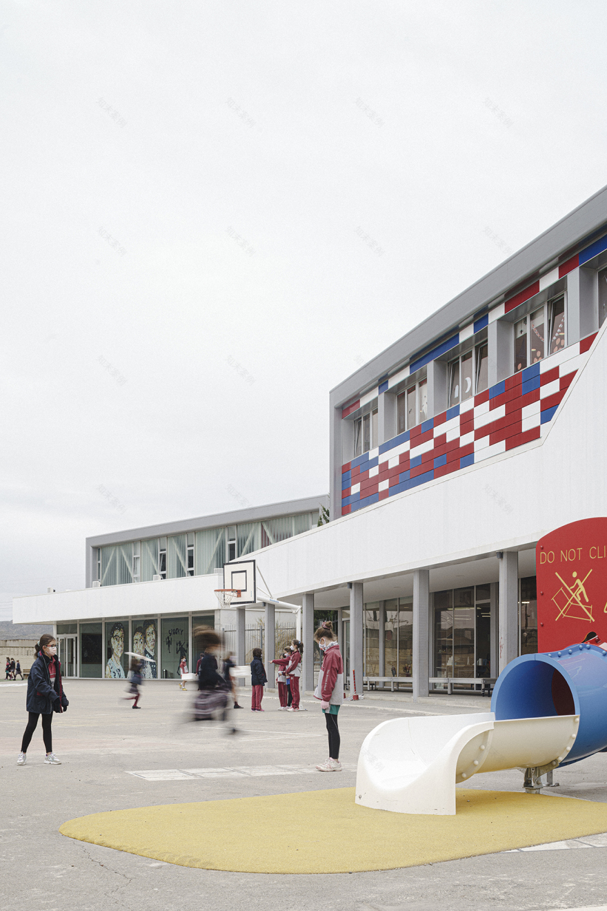 英国学校阿朗戈校区教室翻新设计-7