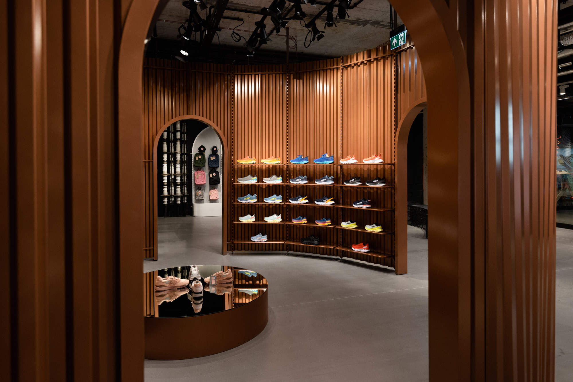 Run Colors EC Powiśle 鞋店设计丨波兰华沙丨mode:lina™ 团队-7