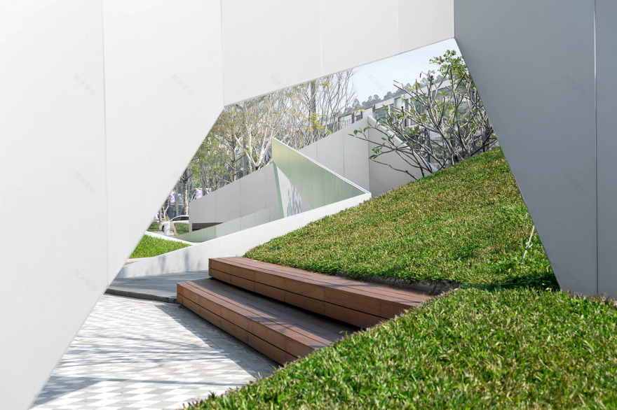 天健广场 | 旧建筑新生的艺术山体装置-39