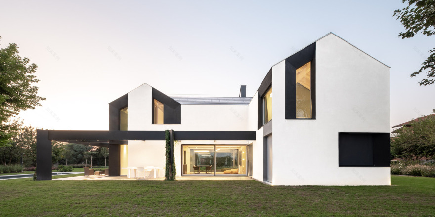 乡间别墅 HHCR,融入自然美景的设计佳作-2