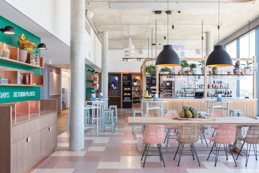 悉尼机场“Felix 酒店” | 澳大利亚版“中世纪现代”风格的设计-4