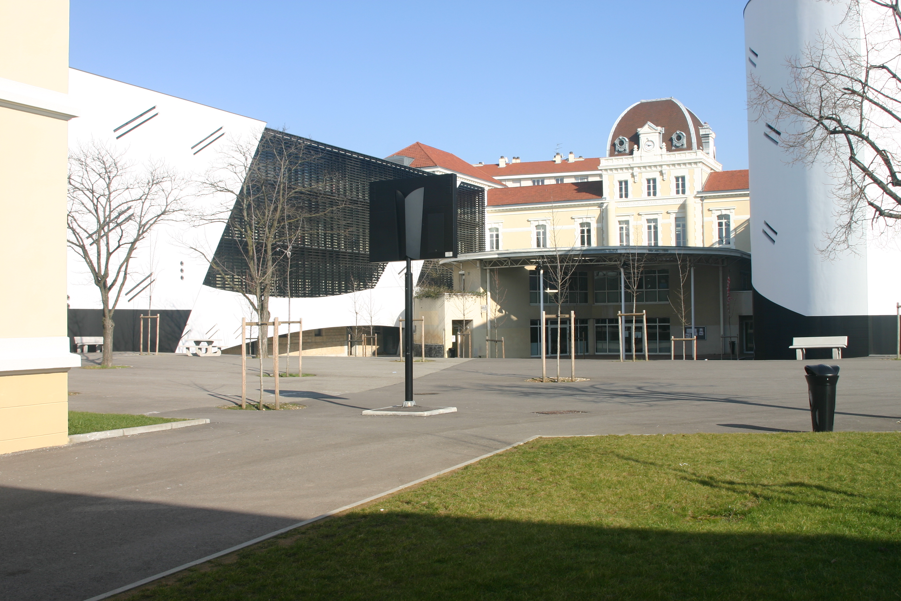 历史与现代共融的校园设计-17