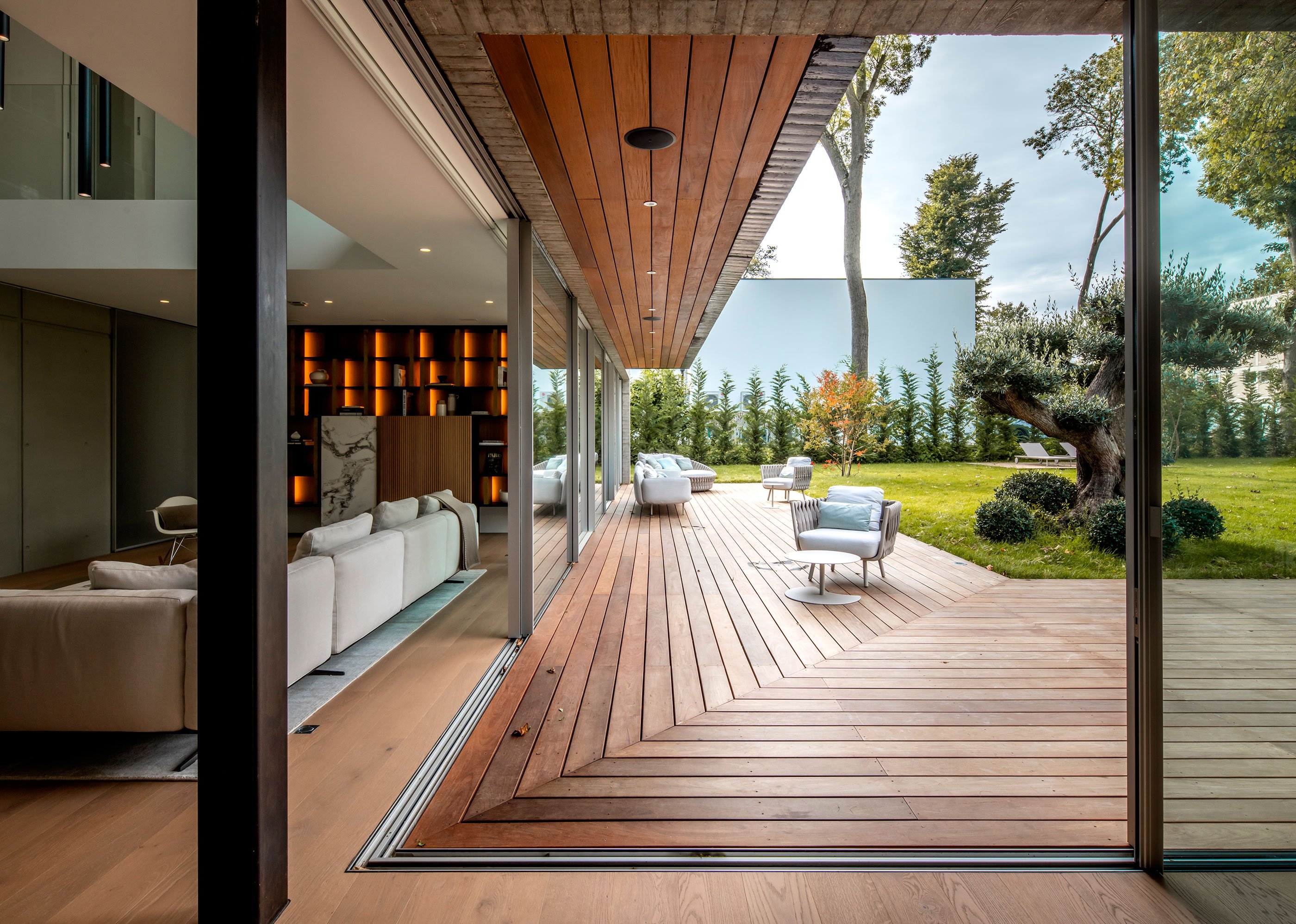 现代混凝土与玻璃别墅丨Arch. Jonny Sturari-9