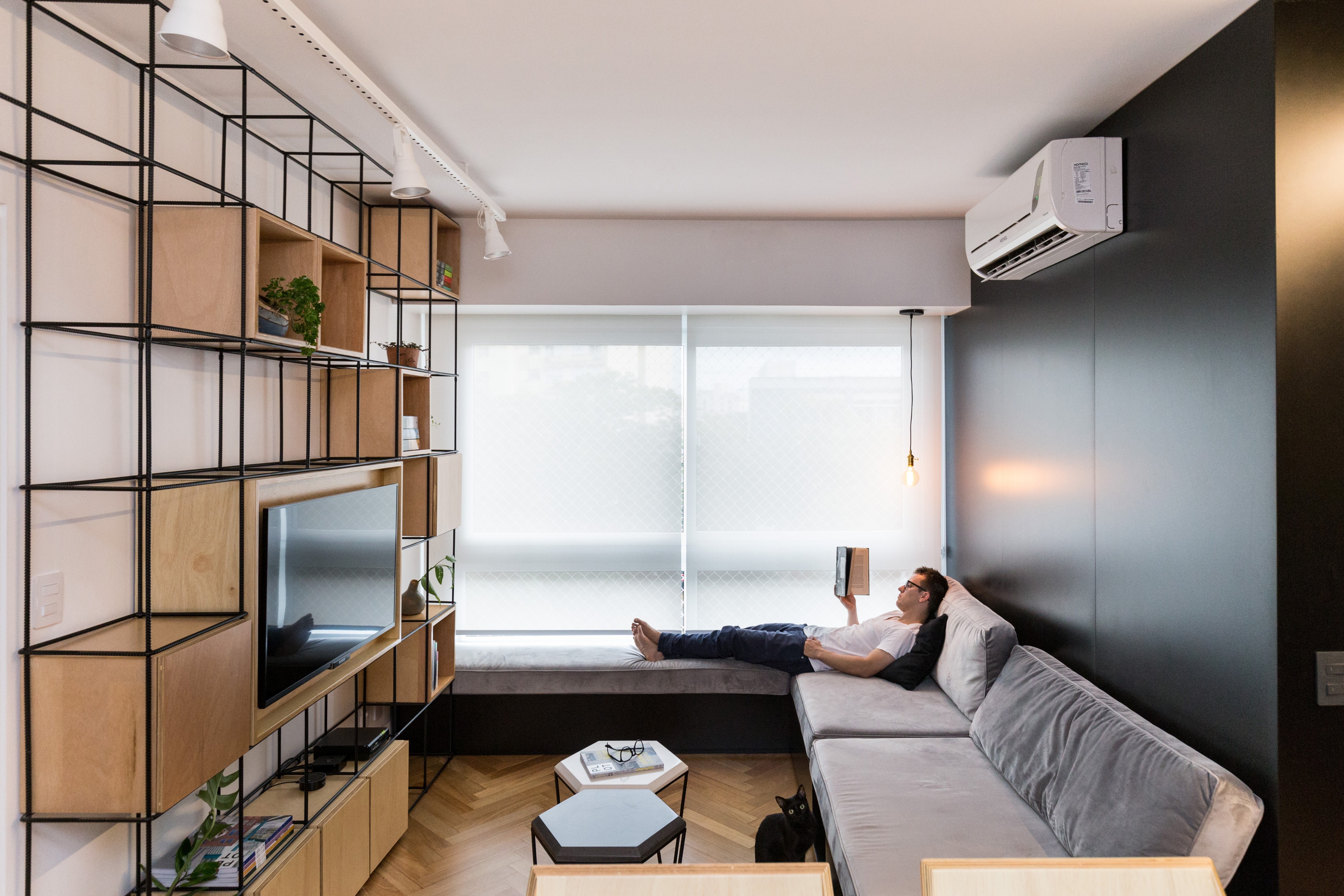 黑白灰的简约之家 | 巴西公寓设计案例-10