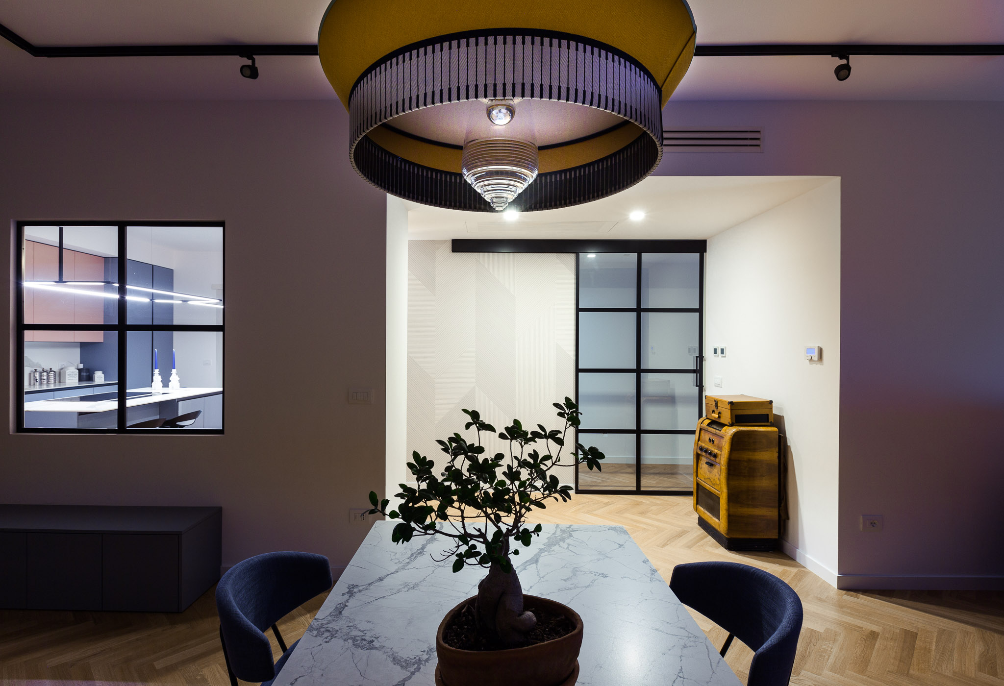 翻新 70 年代公寓，明亮共享空间成亮点-3