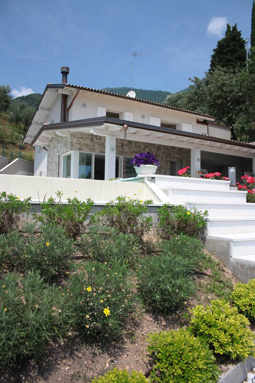 意大利别墅 Villa Fleur 自然光与绿植的完美融合-3