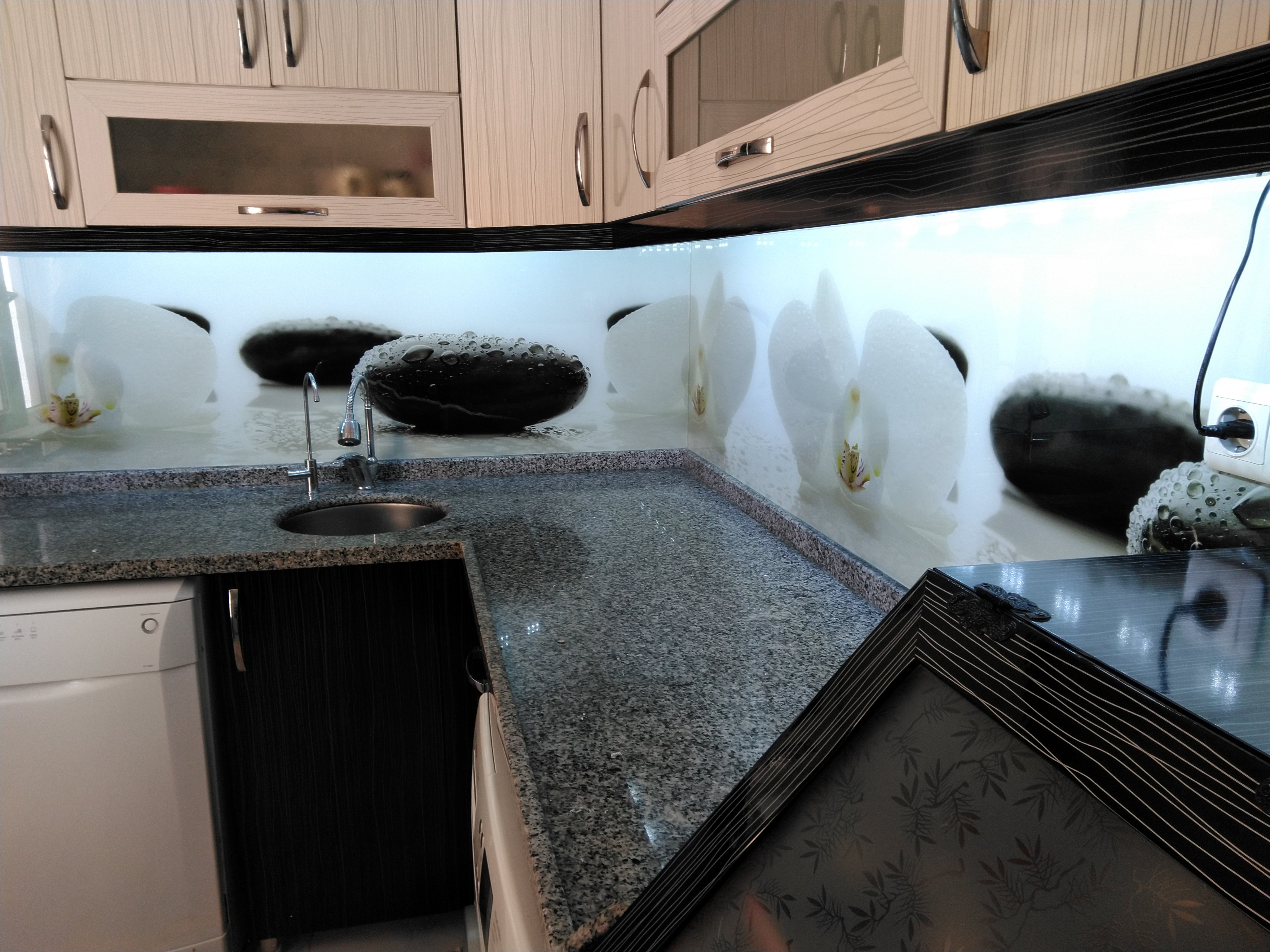 厨房隔断玻璃幕墙的魅力-8