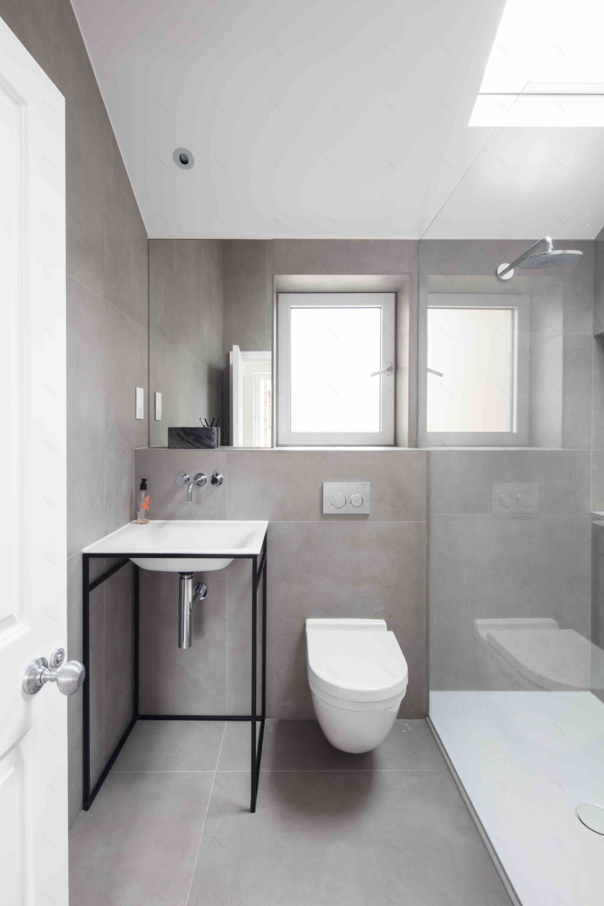 英伦风情别墅现代改造,历史与时尚的完美融合-8