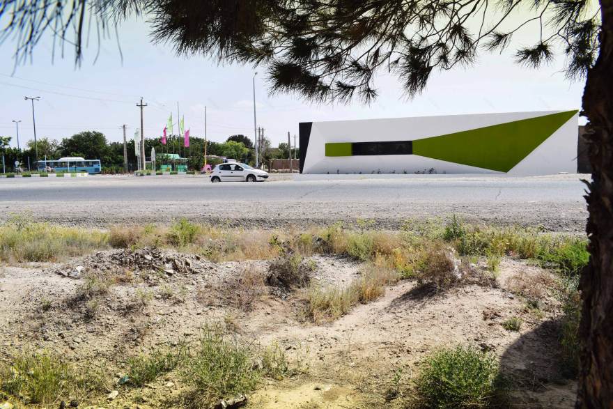 荒地中的绿洲·伊朗 Tehran 汽车交易办公室-9