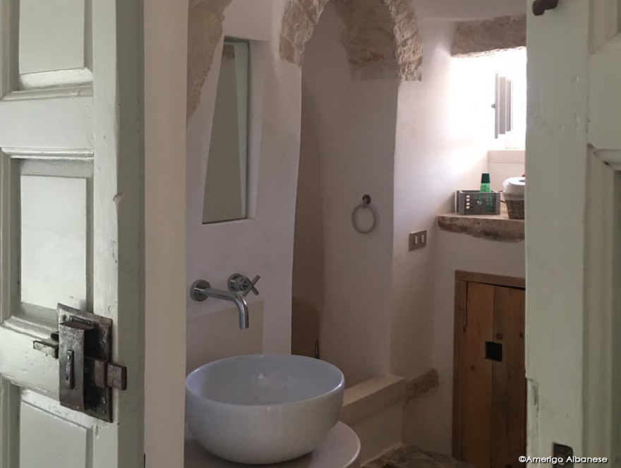 意大利传统石屋改造,绿色环保与现代设计完美融合-12