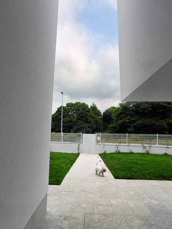 西班牙 Avilés 市简约别墅,诠释现代生活理念-24