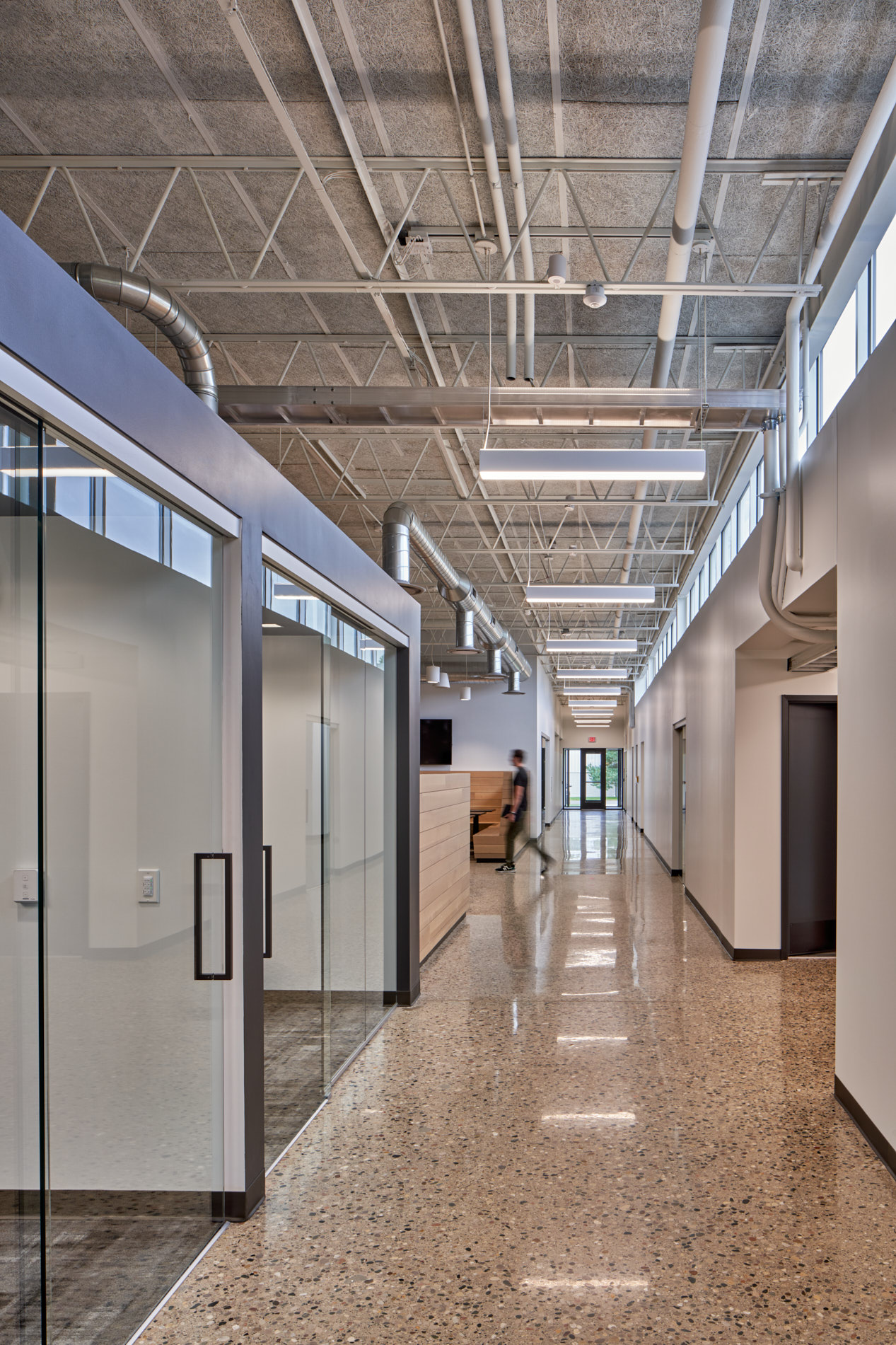 VanDyken Mechanical 总部改造 | 现代高效协同办公空间-12