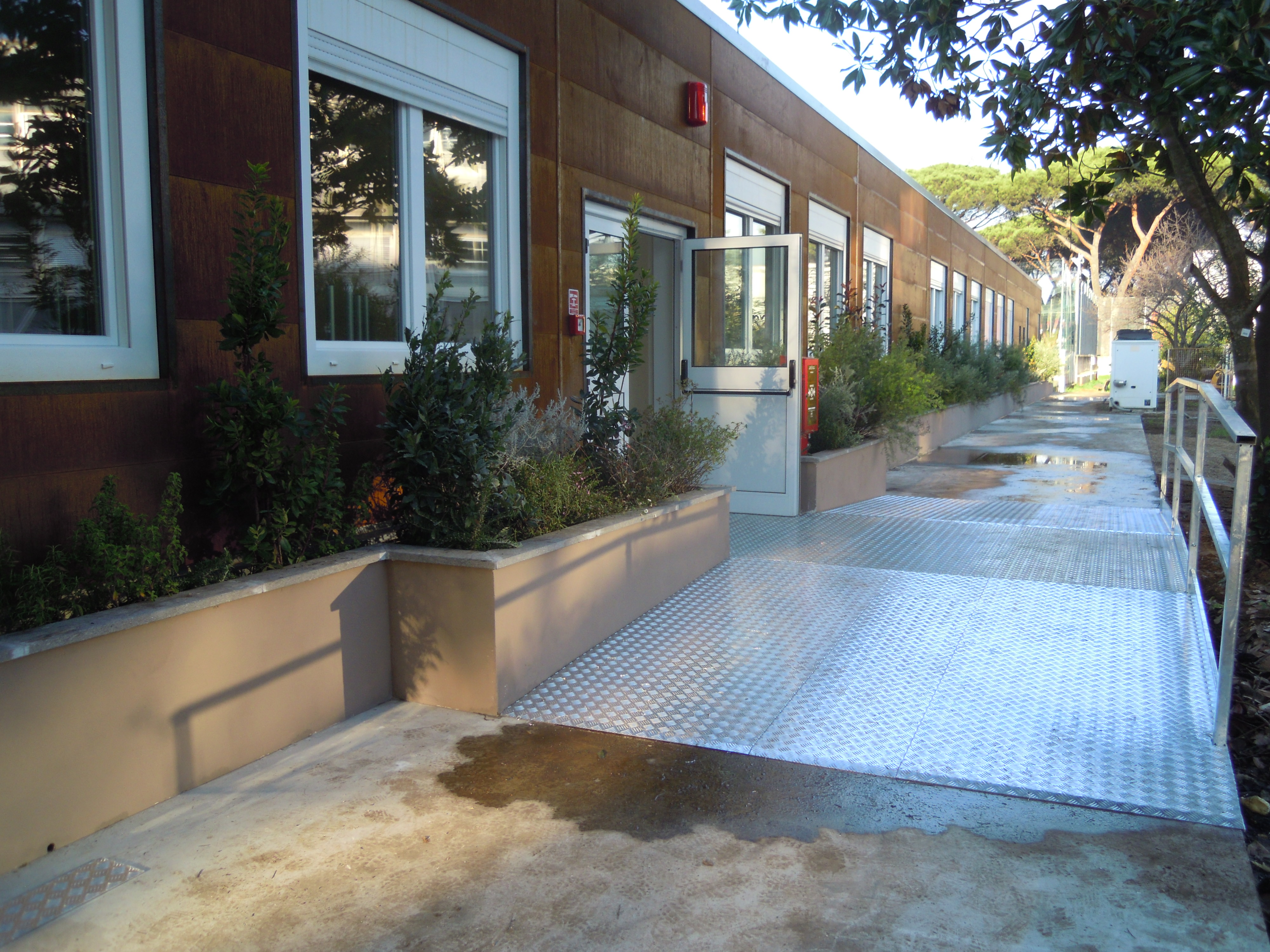 Ampliamento con struttura NZEB del Liceo "Democrito" in Roma X - viale Prassilla-3