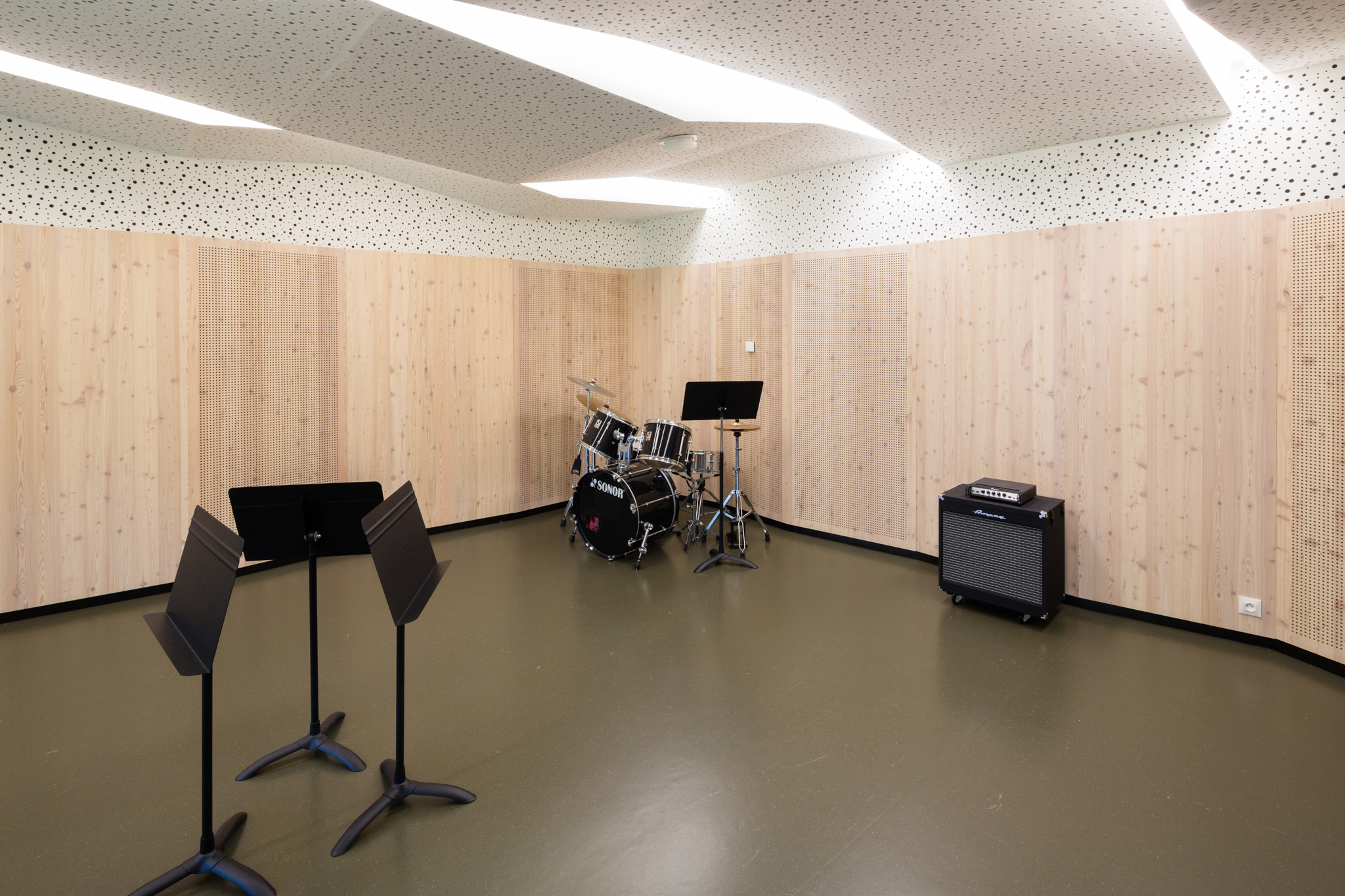 绿色工业风 Freyssinet 建筑的现代文化新生丨法国-9