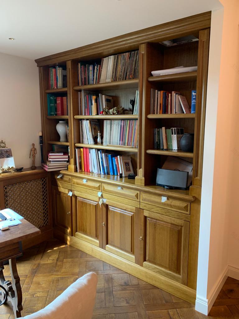 融合书架的客厅设计-1