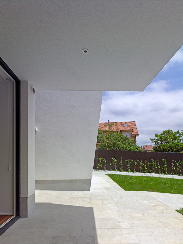 西班牙 Avilés 市简约别墅,诠释现代生活理念-45