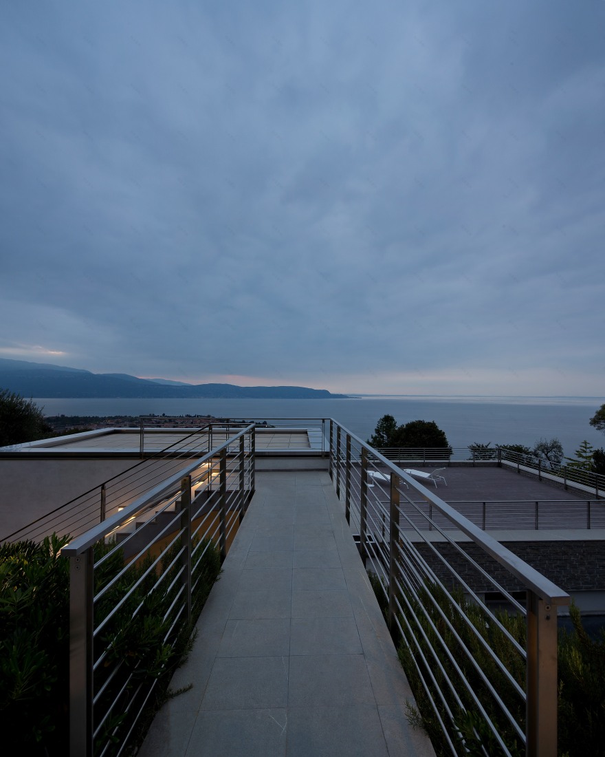 意式湖畔别墅,诠释自然与现代共生设计-60