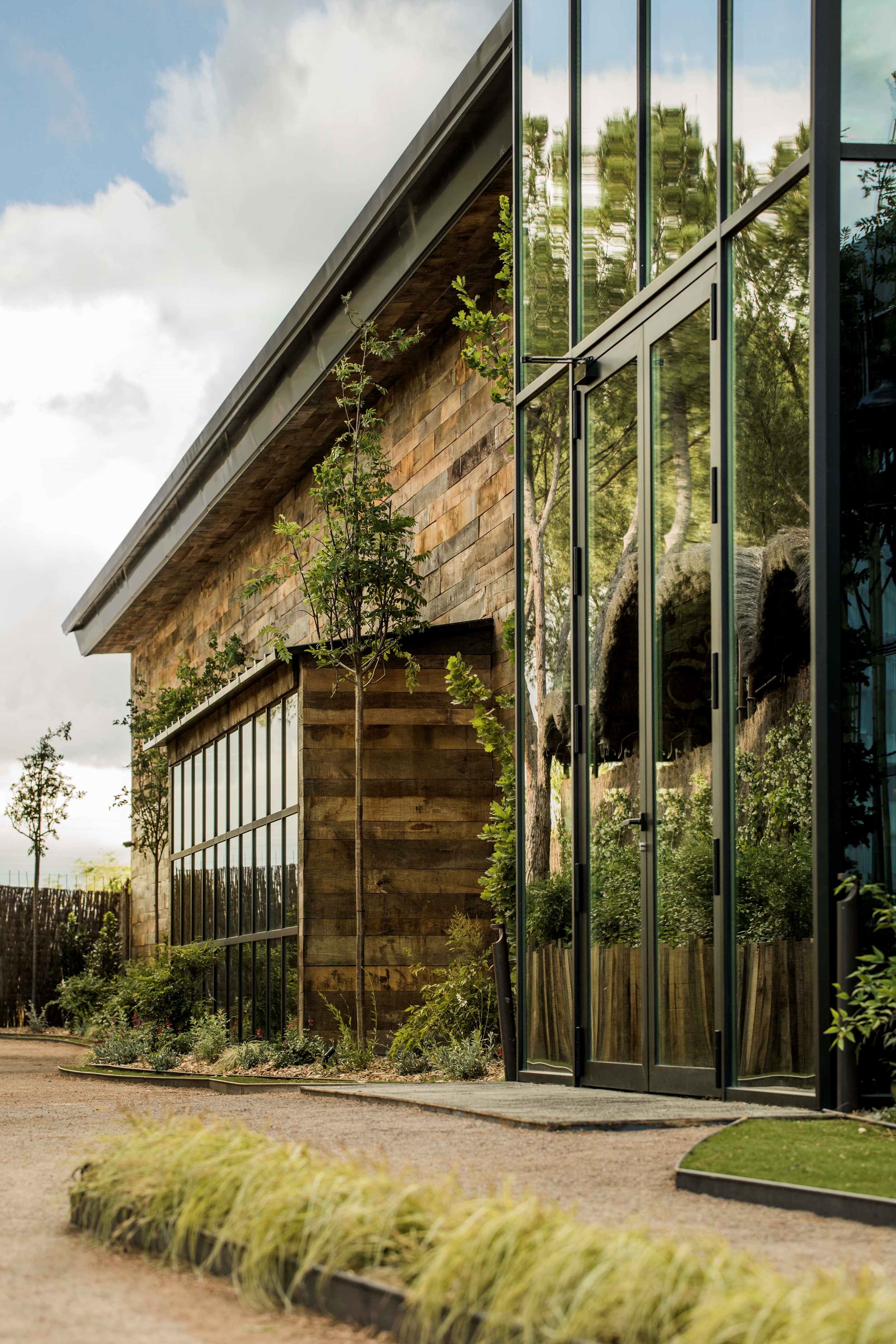 乡间传统建筑的现代英伦风演绎-10