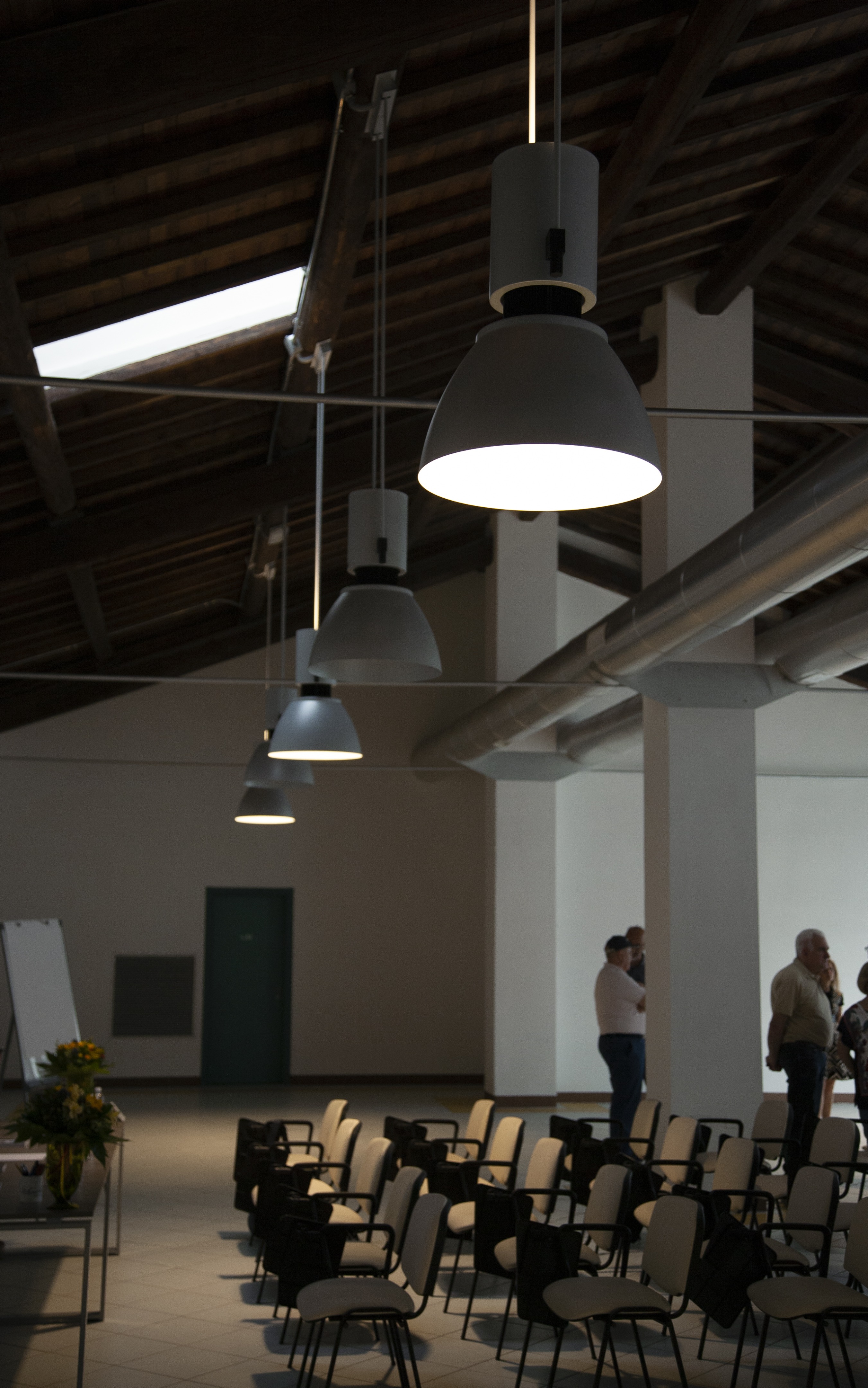 光影游戏打造非凡照明设计——马丁尼利·卢切购物中心-3