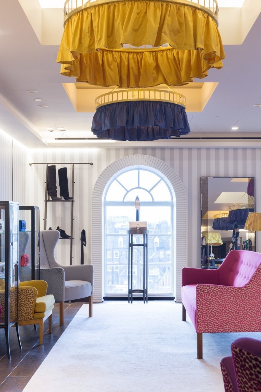 伦敦哈罗德百货 Manolo Blahnik 旗舰店-5