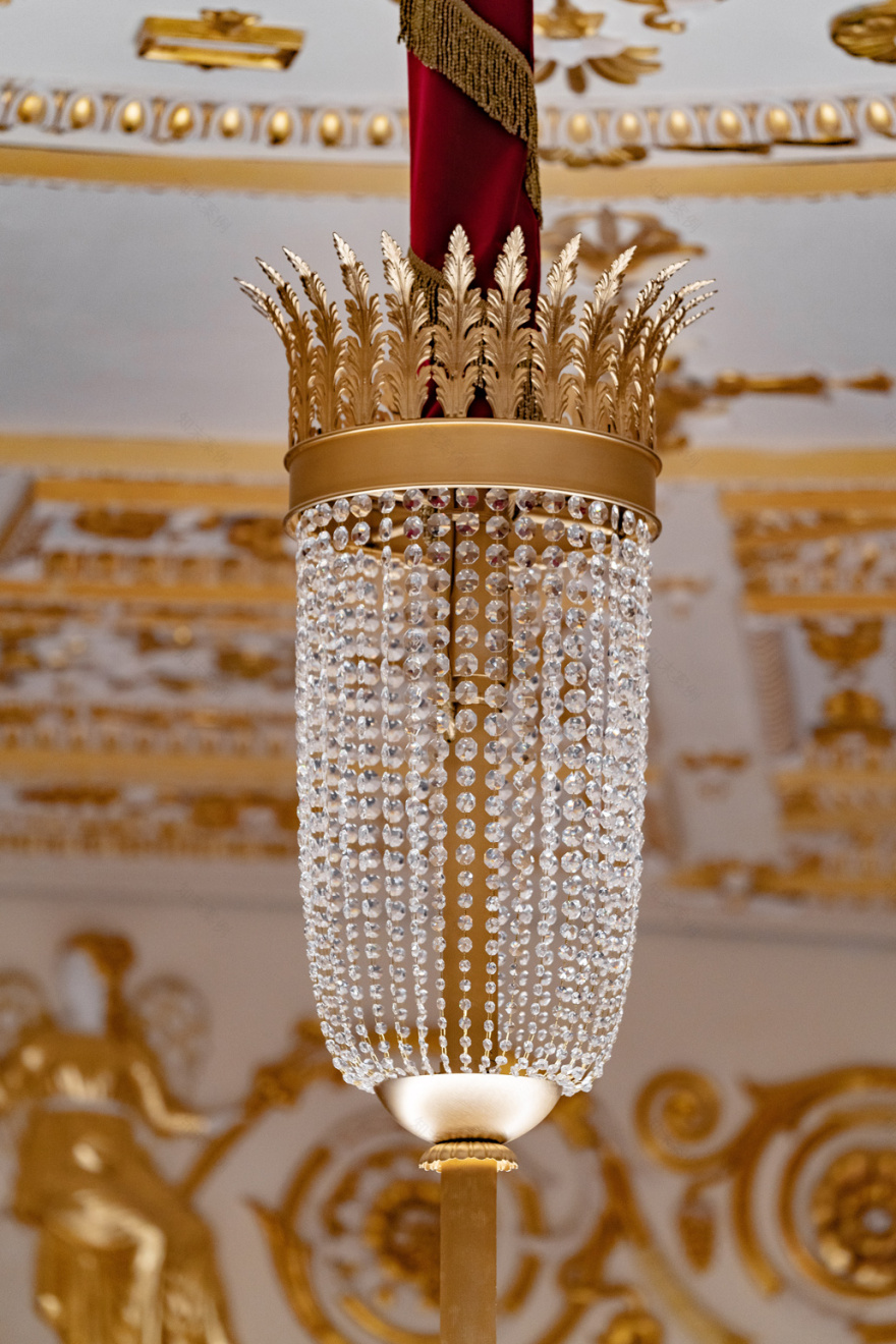 重塑辉煌,Rimini 剧院华美灯光重生-1