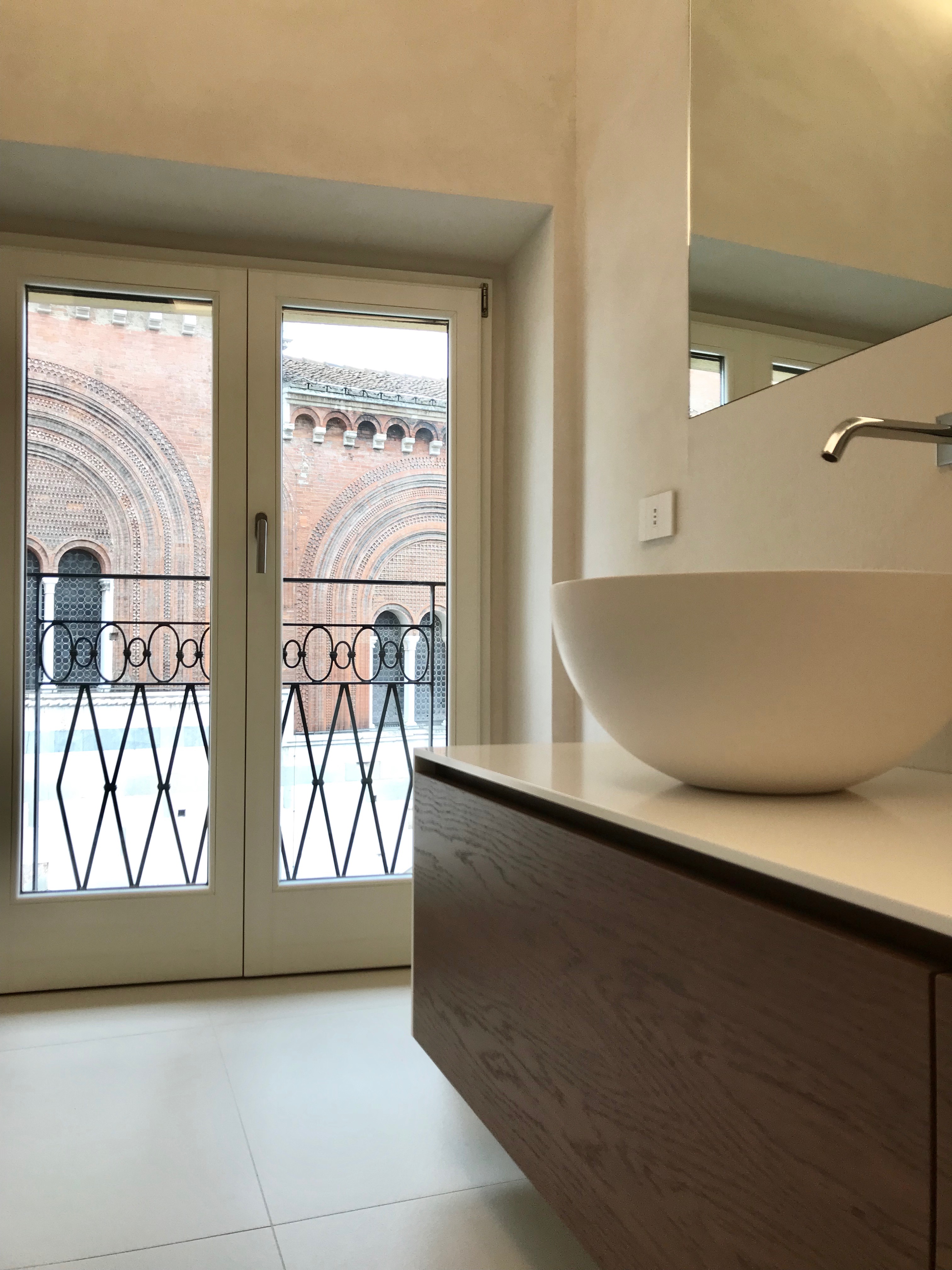 古董与极简的对话——意大利广场公寓设计-29