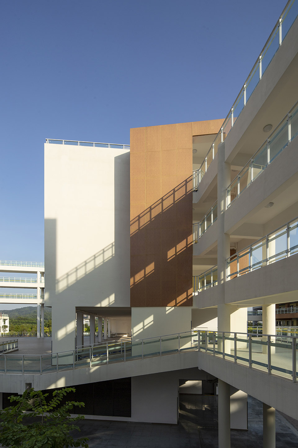 深圳市光明新区凤凰学校设计丨深圳大学建筑设计研究院有限公司“钟中+钟波涛”工作室-61