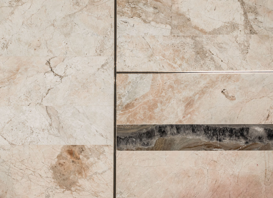 融合传统与创新的 Sedrina 教堂改造-17