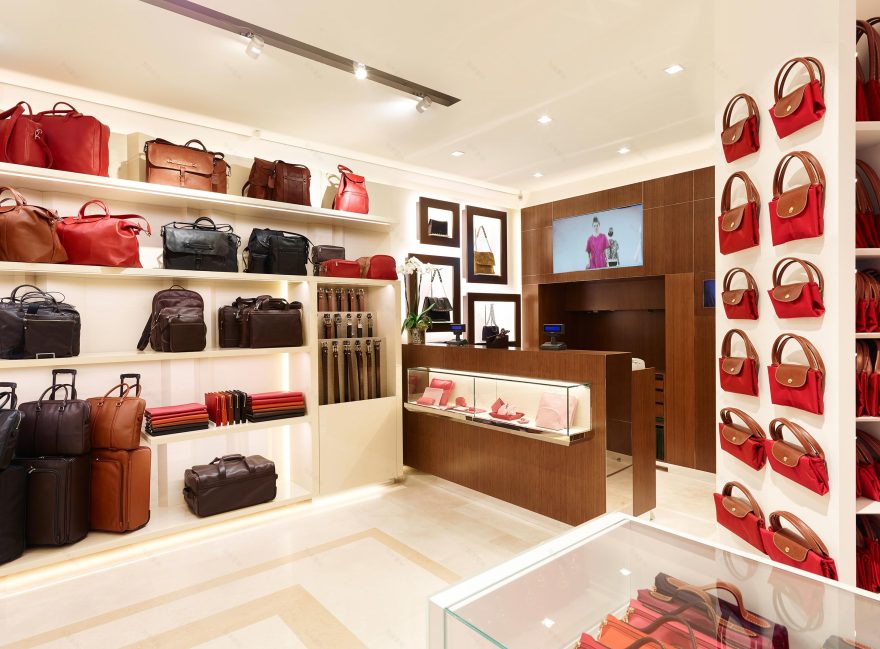 佛罗伦萨 Longchamp 旗舰店,精致简约的室内设计-7