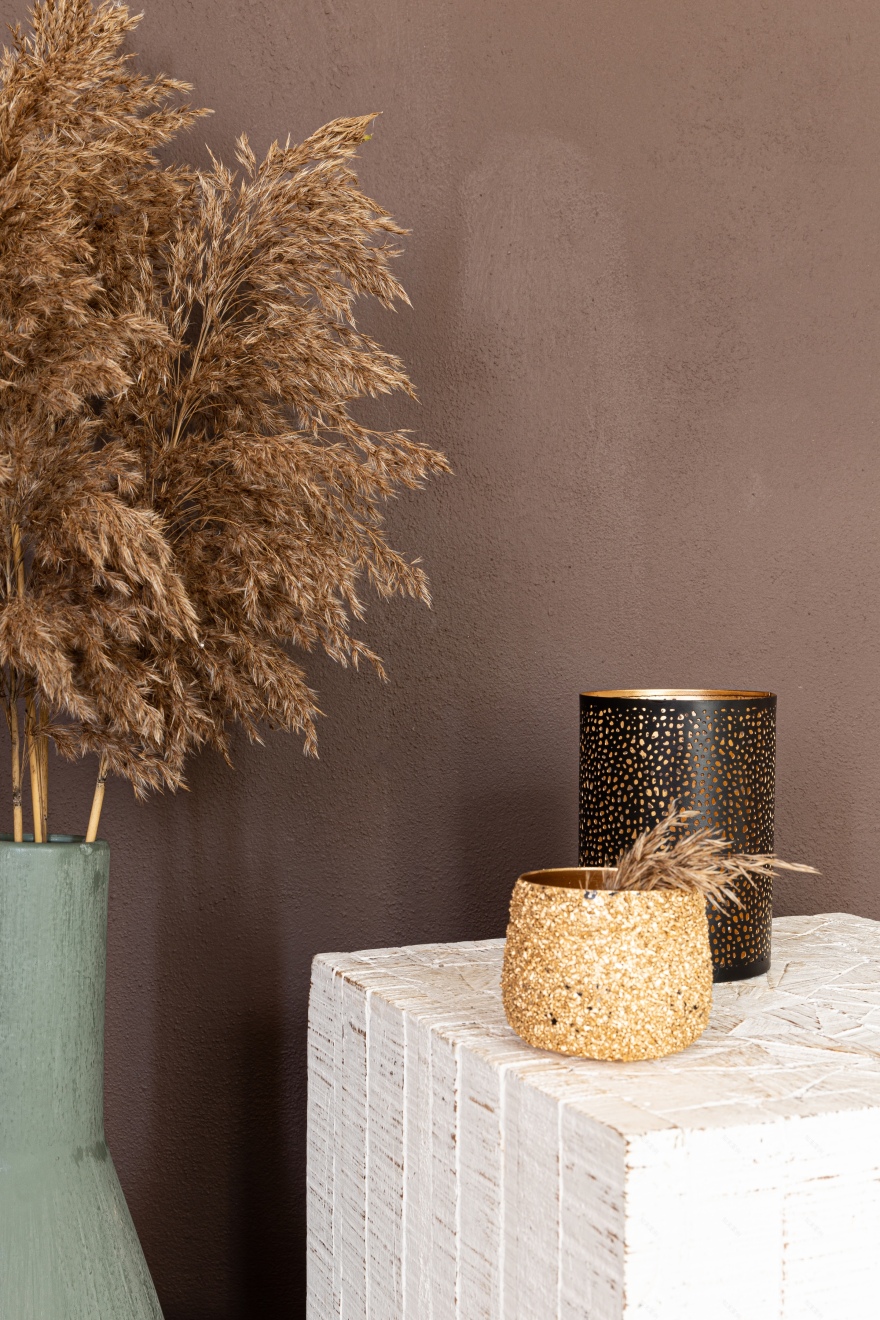 50 年代建筑的明亮客厅改造丨意大利韦尔切利-0