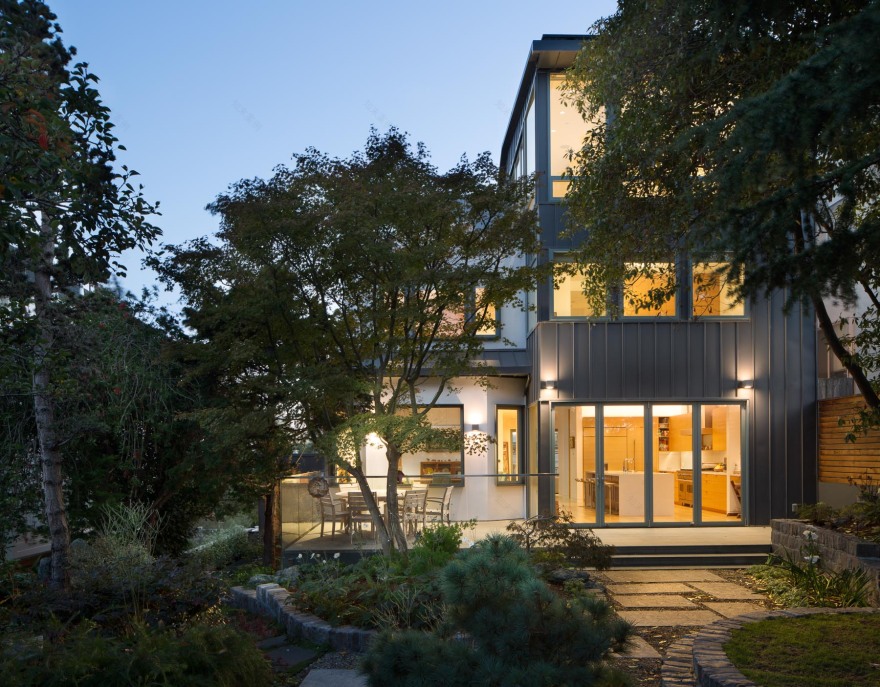 澳洲风情绿意盎然 | Jarrah House 翻新设计-2