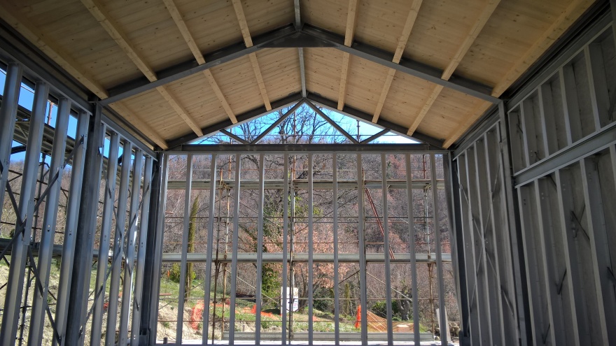 双层酒庄设计,打造独特的葡萄酒体验-1