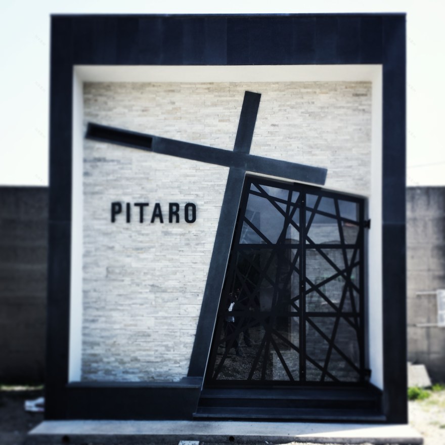 简约优雅的私人墓园小教堂设计-0