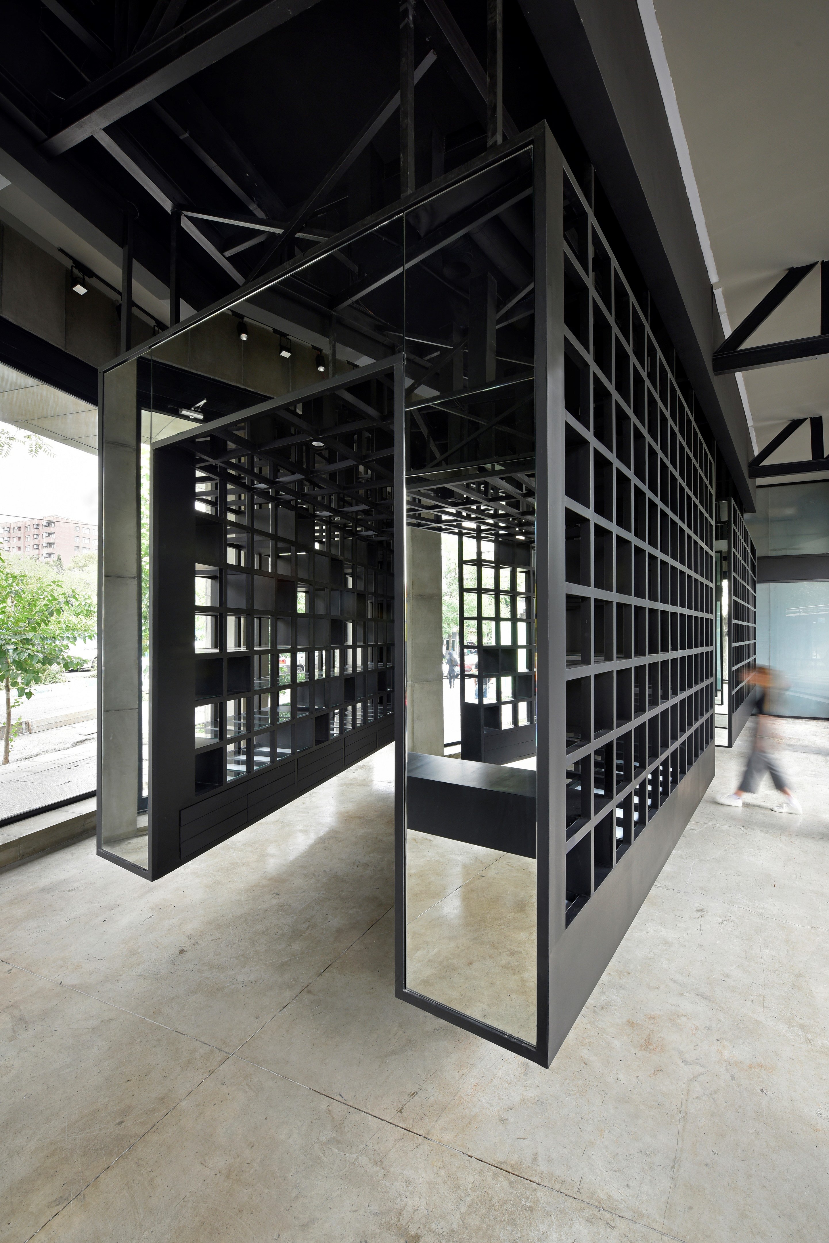 牛顿眼镜画廊丨Moein Nikaeen,Babak Nasirabadi-6