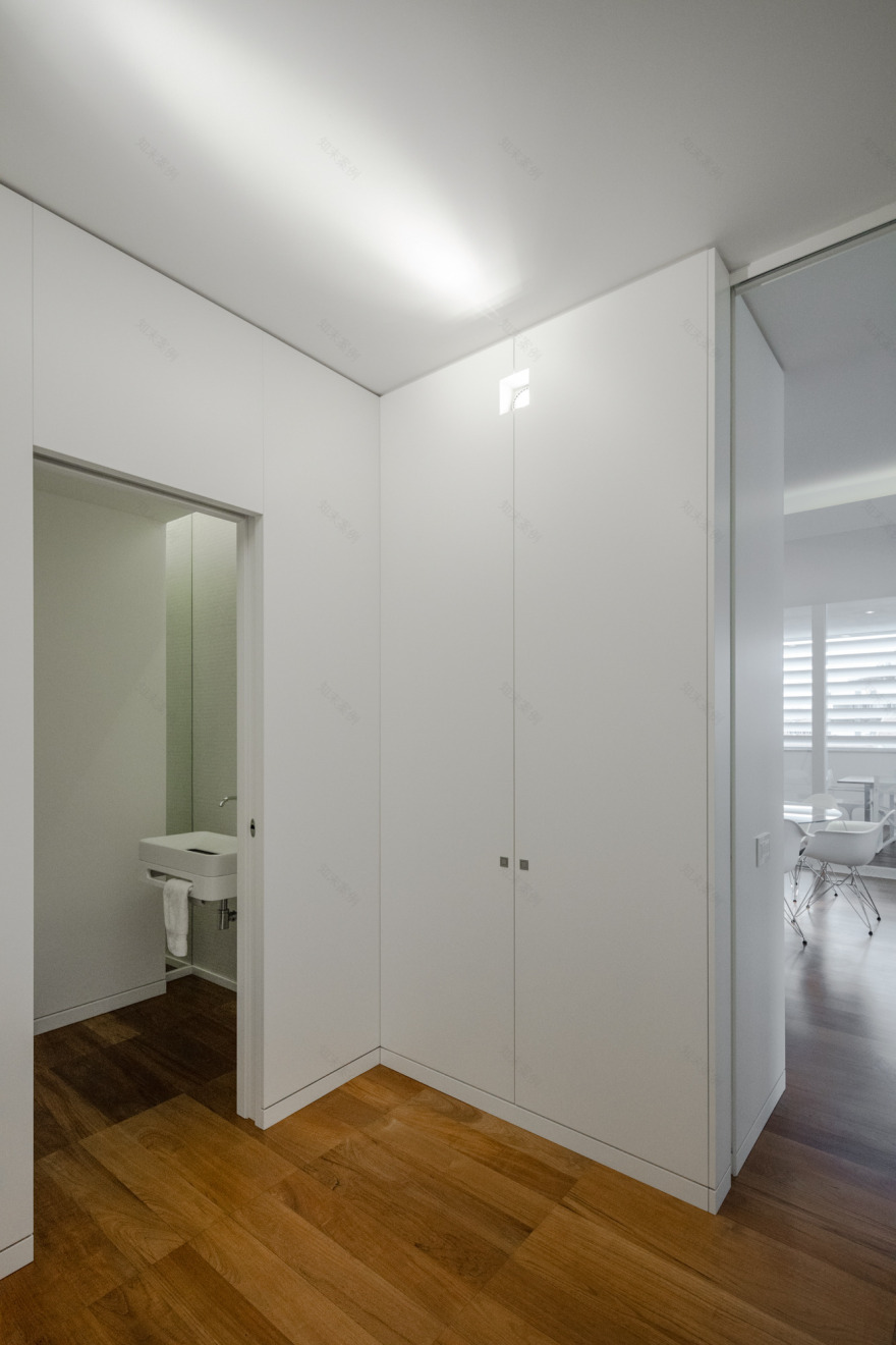 现代顶层公寓,打造无缝室内外空间-30