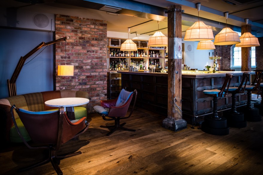 village east 餐厅翻新升级,打造温馨现代工业风-0