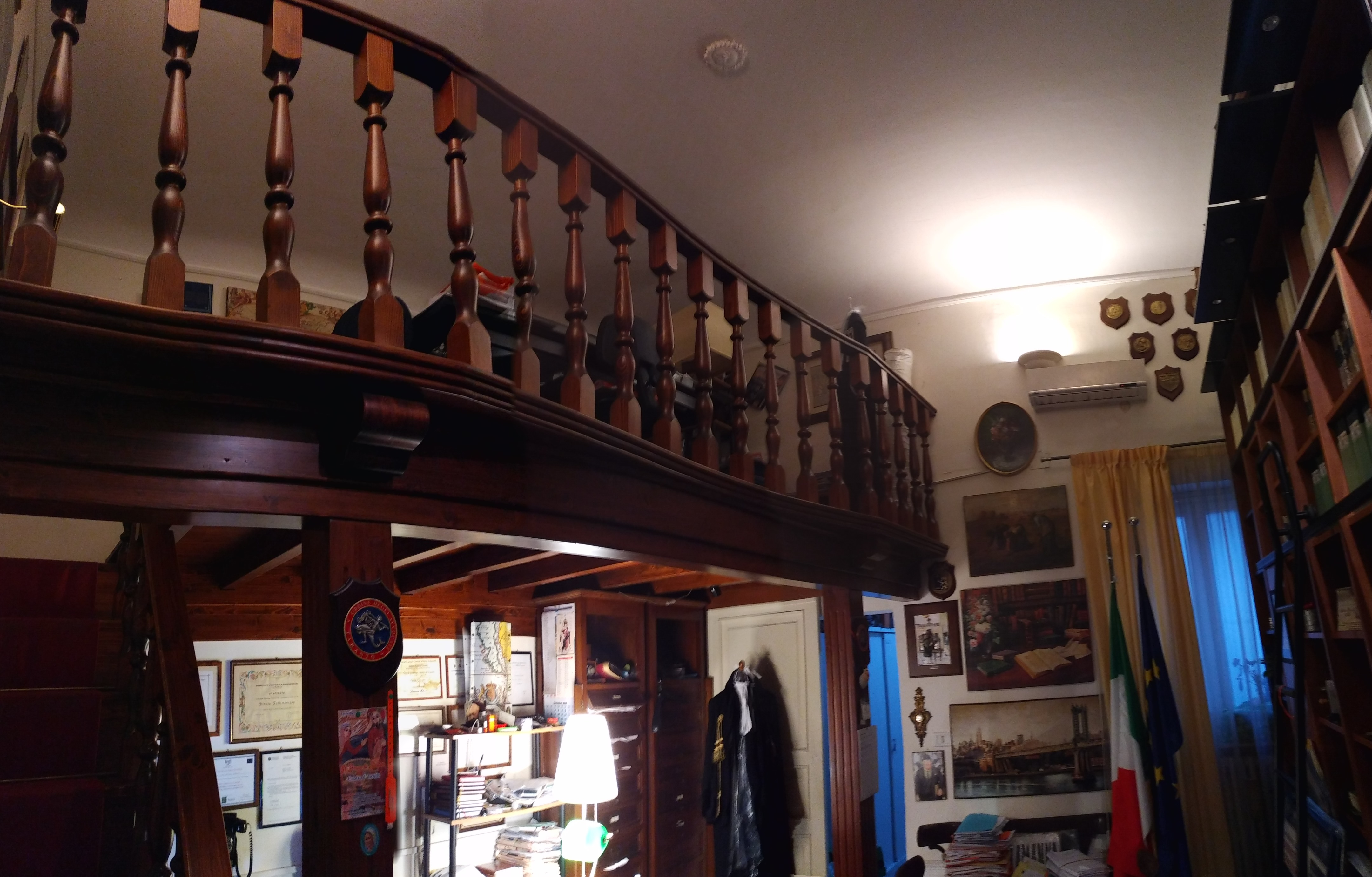 历史建筑中的现代法律工作室设计-5