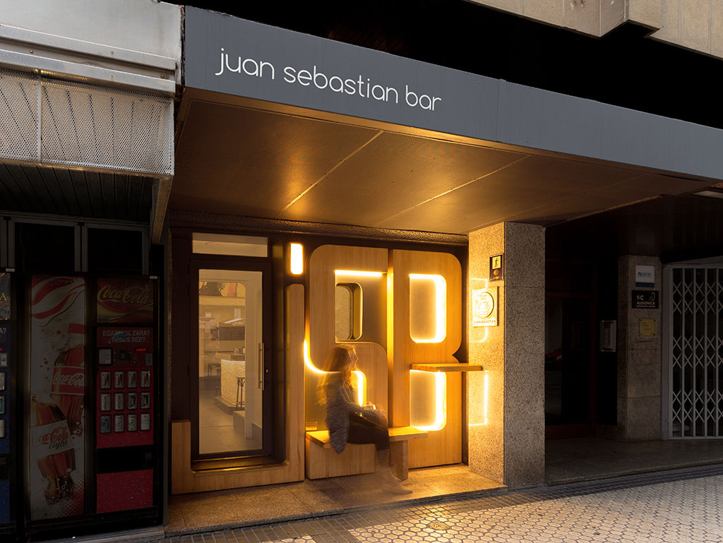 Juan Sebastian Bar-4