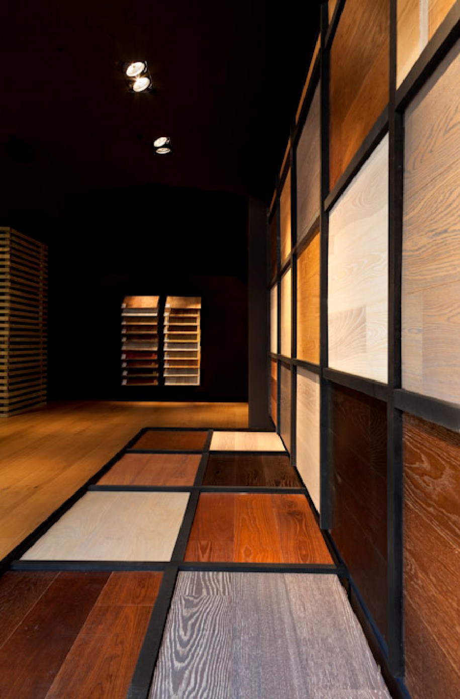 重组木料打造独特地板展厅-6