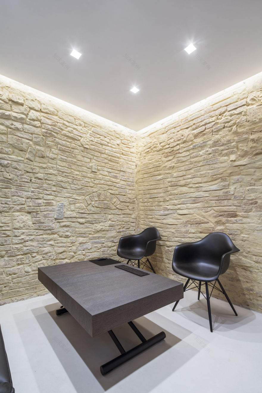 重现中世纪风华的意大利办公空间丨意大利锡耶纳-10