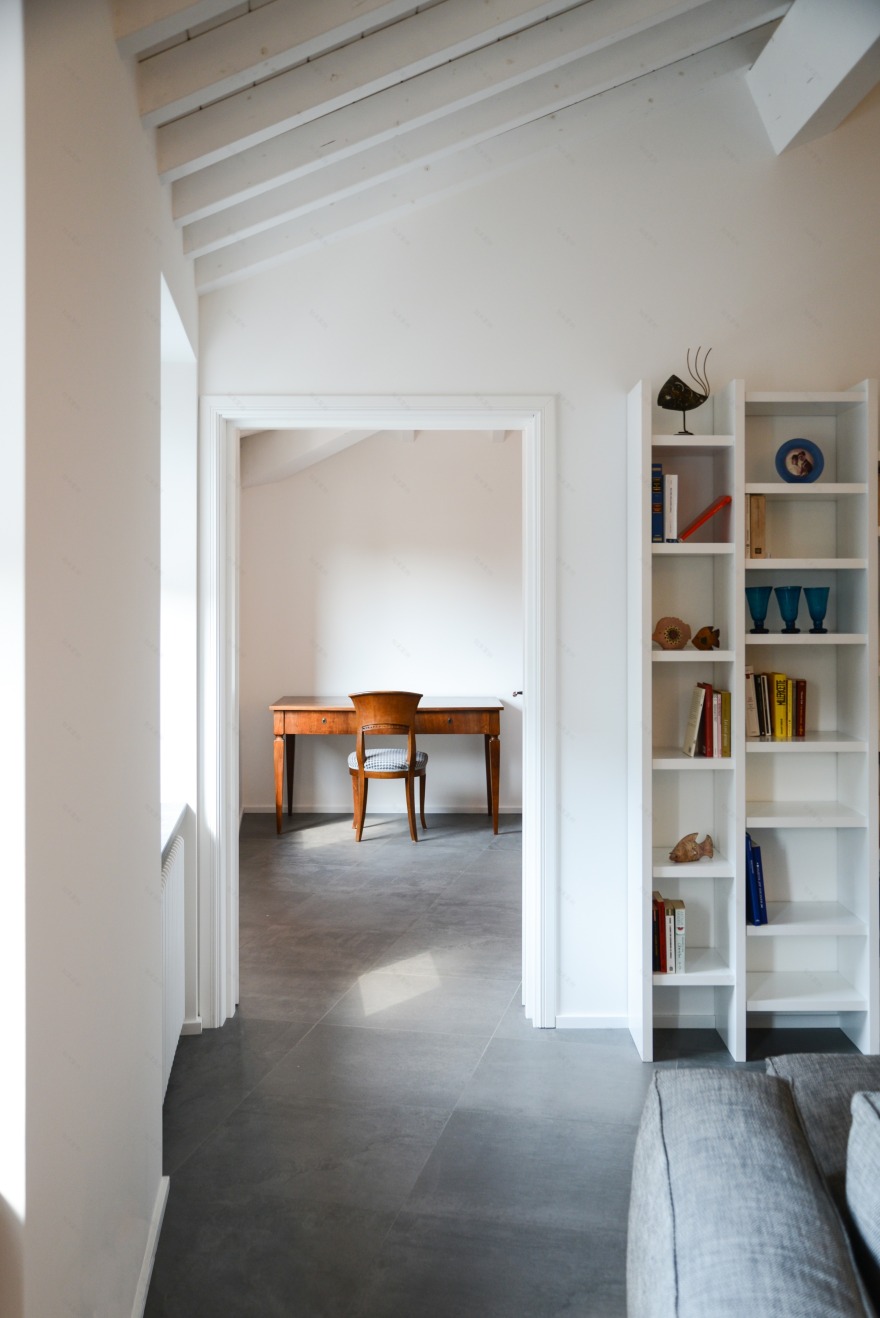意大利古老住宅的现代改造-6