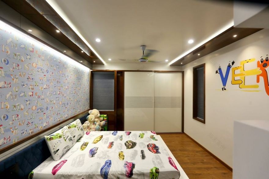 "都市公寓的艺术气息 | Niyati Parekh 与 Kripalsinh Jadeja 的创意设计"-13