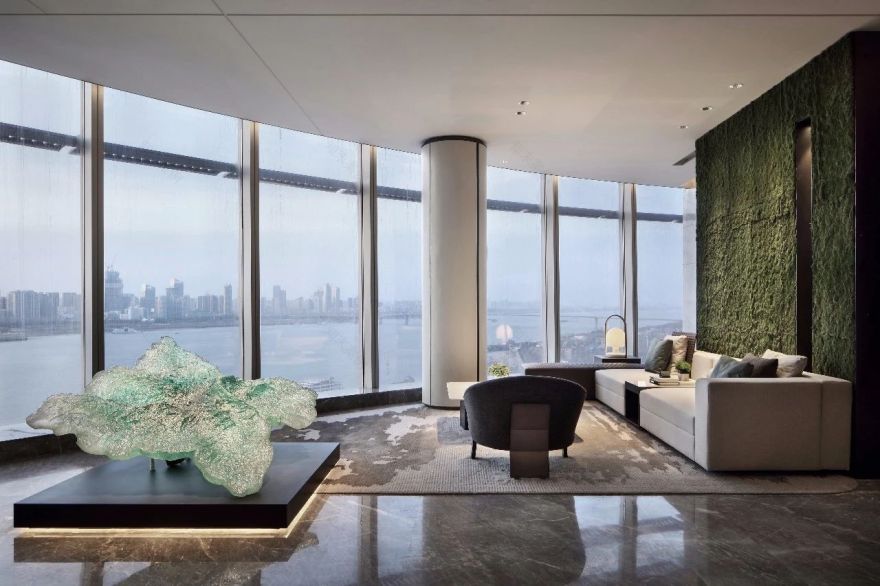 武汉绿地中心云端总裁公馆-16