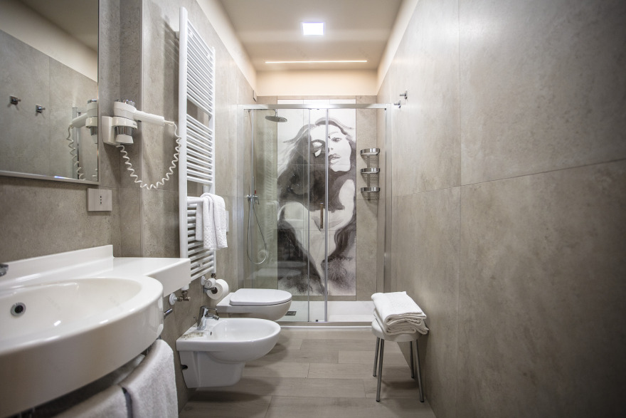 博洛尼亚城市中心,现代与古典交融的 Hotel Cavour 酒店设计-34