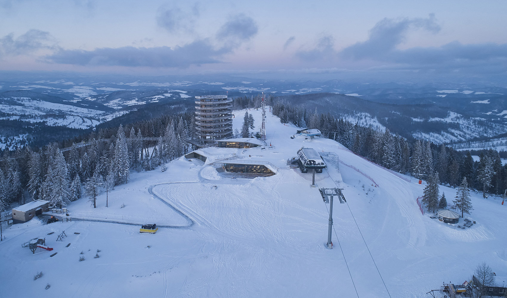 Bachledka山顶多功能设施，斯洛伐克/无障碍的雪地设施-3