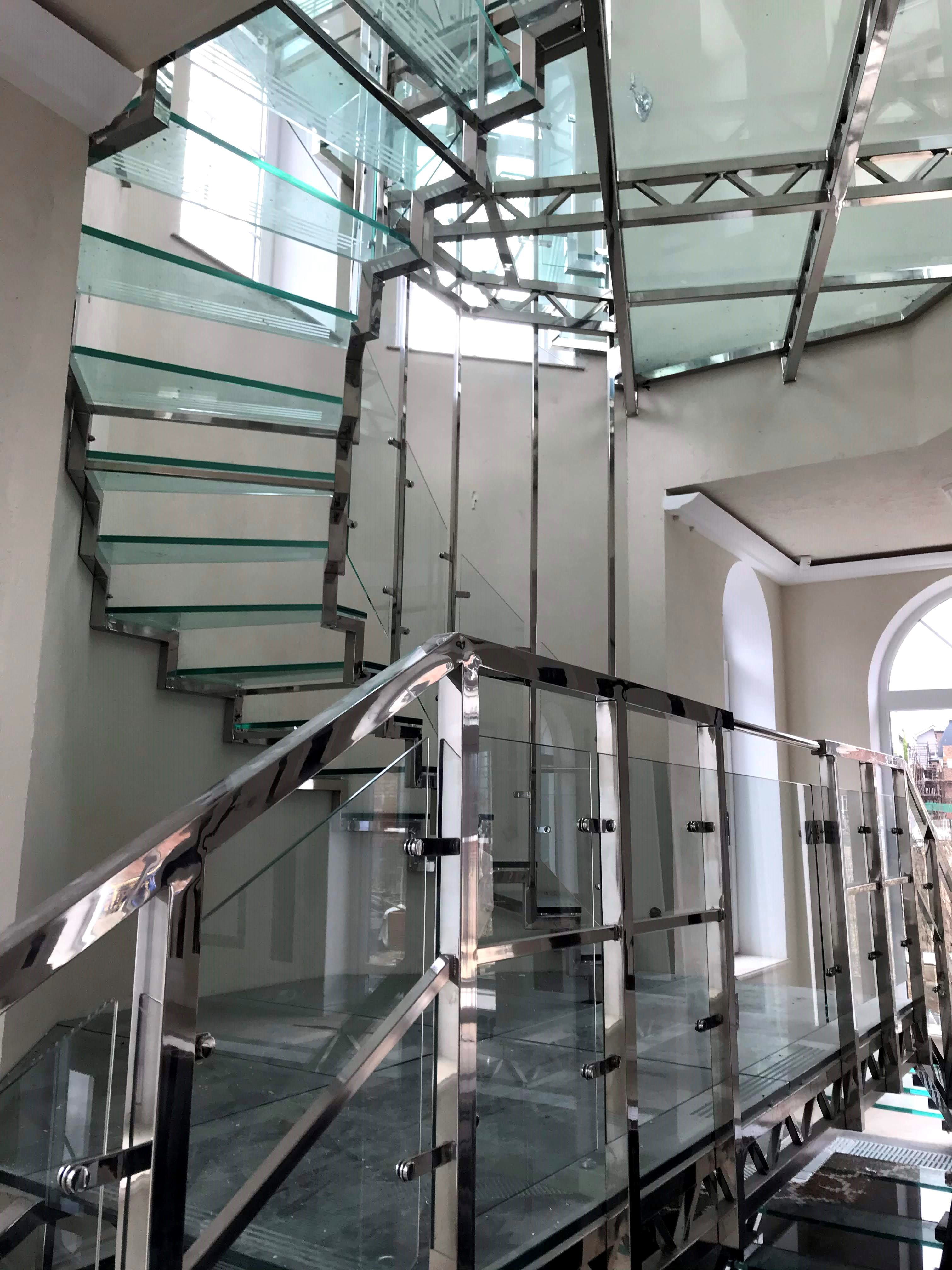 Spiral glass staircase-6
