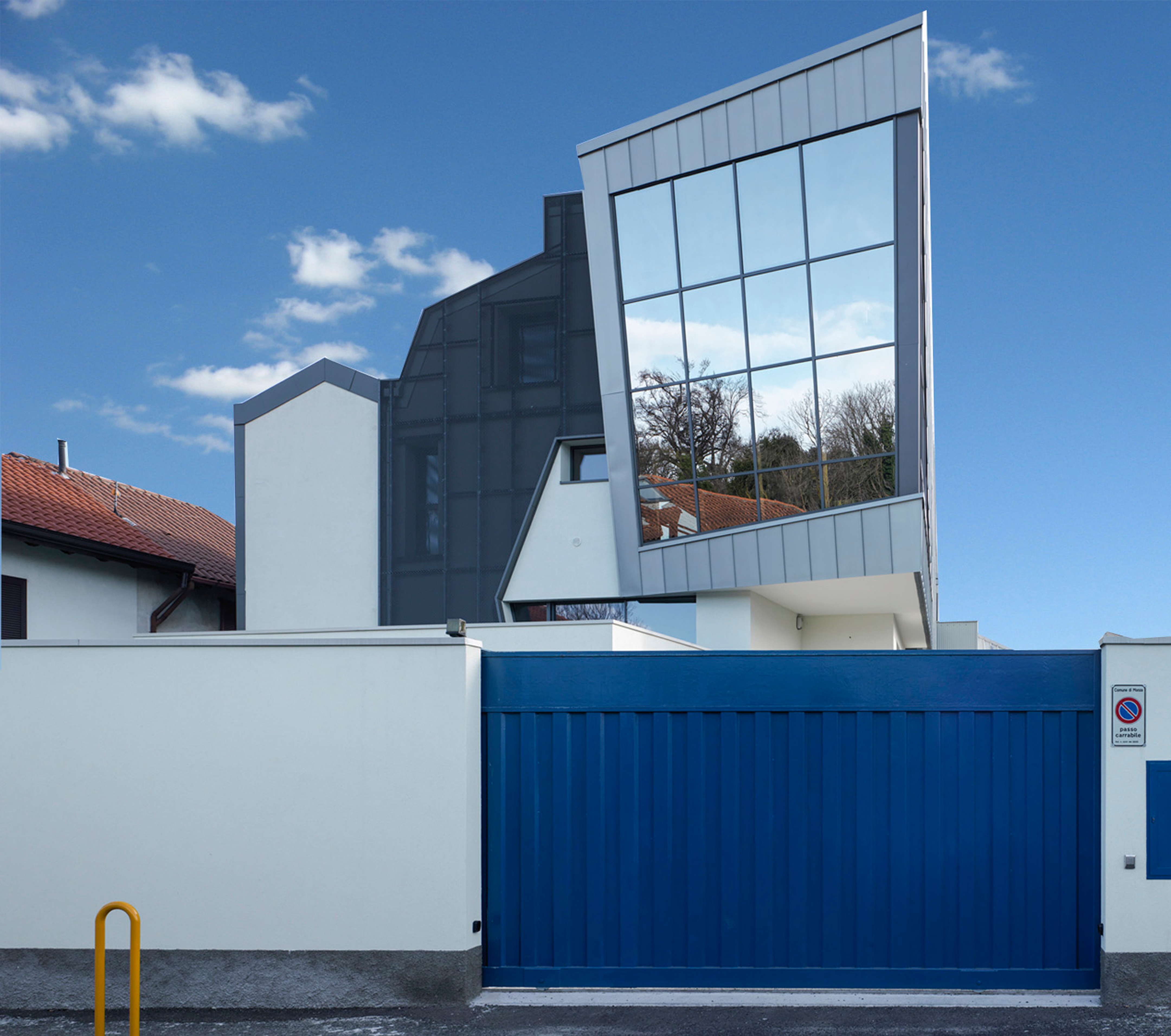 创意风暴中的仓库改造 | 意大利米兰金属木质建筑-1