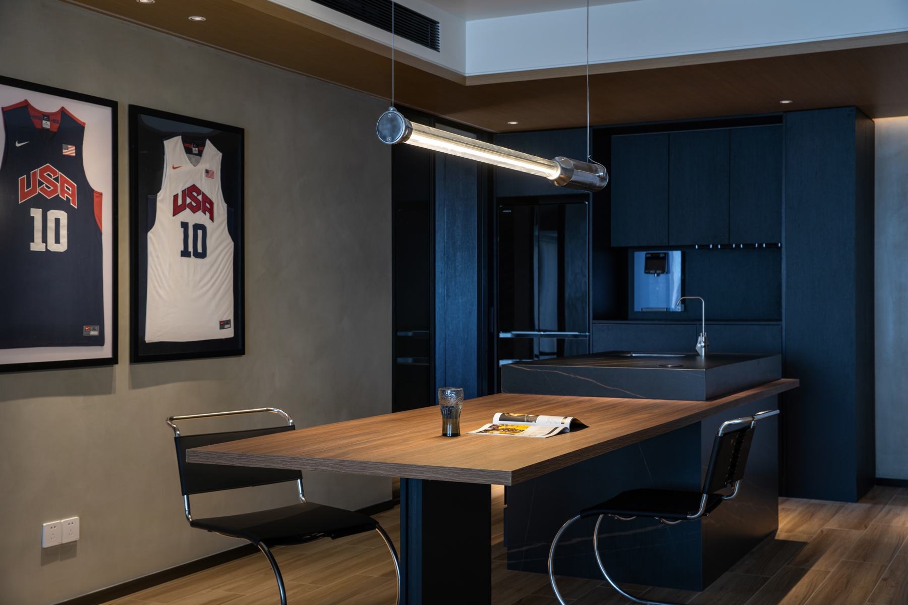 寓见曼巴 · 科比主题的鞋柜装置和静谧空间丨境屿空间研究室-51